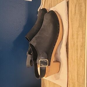 Bryr Suzie Closed-Toe Clog Sz 39
